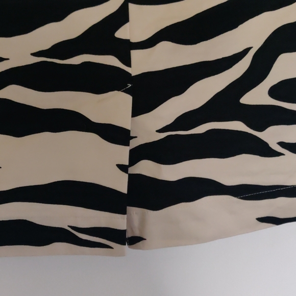 Women's Skirt - Picture 4 of 6